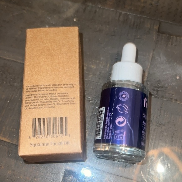 feel Squalane Facial Oil New in Box - Picture 2 of 3